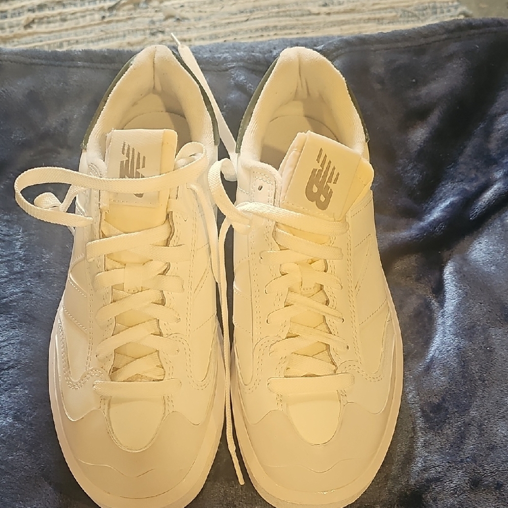 New Balance Women's White Athletic Shoes - Picture 2 of 7